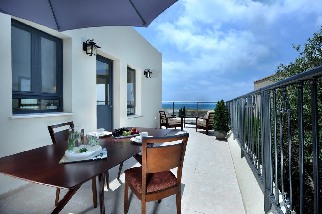 Yamim Suites On The Beach Шаве-Ціон Екстер'єр фото